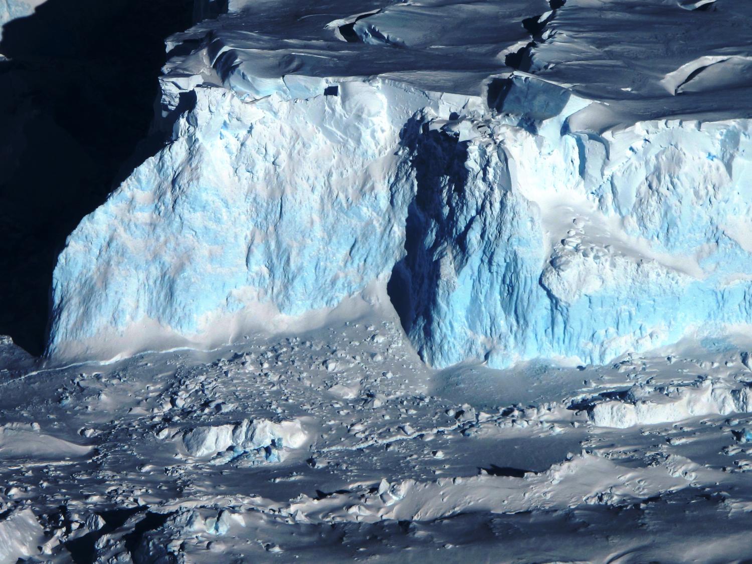 Aerial view of Thwaites Glacier