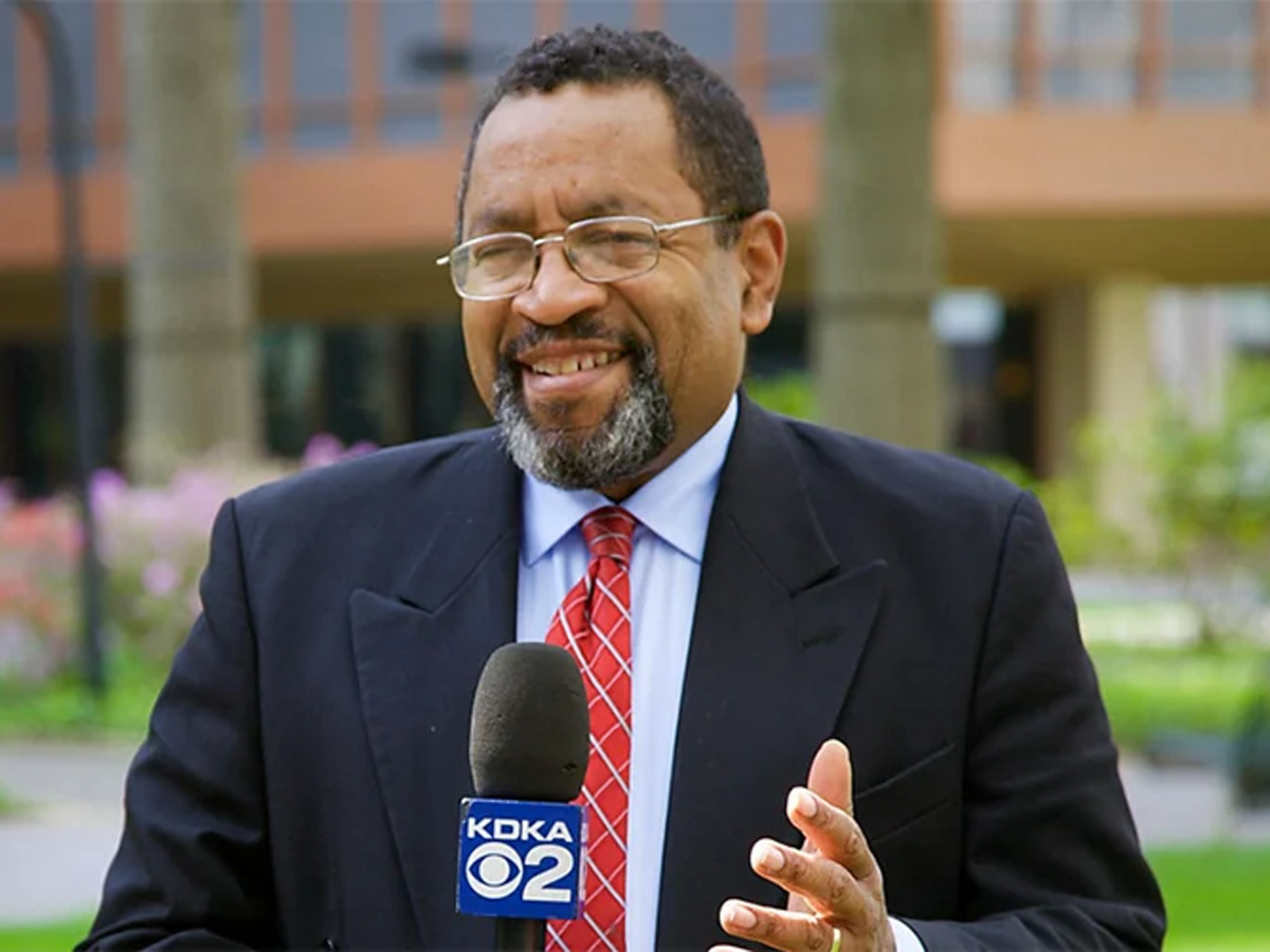 Harold Hayes, retired KDKA-TV reporter, speaks outside.