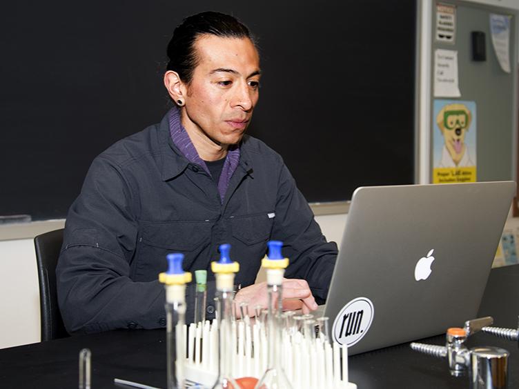 Dr. Julio Palma