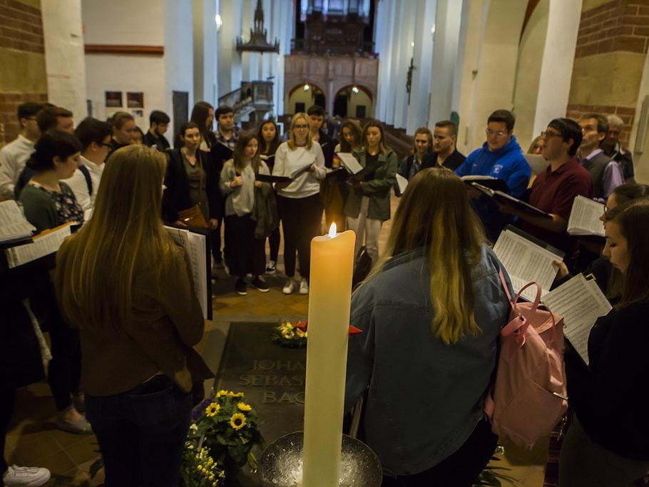 Concert Choir singing at Bach's grave