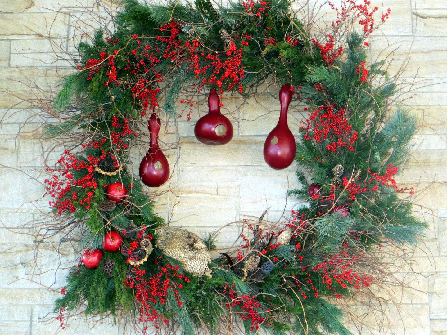 Birdhouse gourds wreath at the arboretum