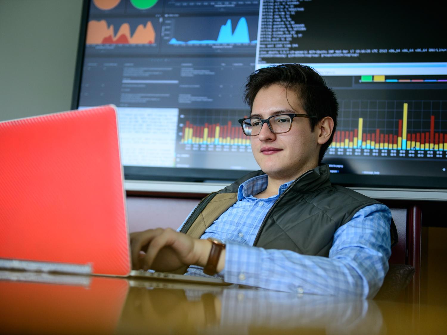 Alejandro Cuevas will present his cybersecurity research to the Department of Defense in 2018. 