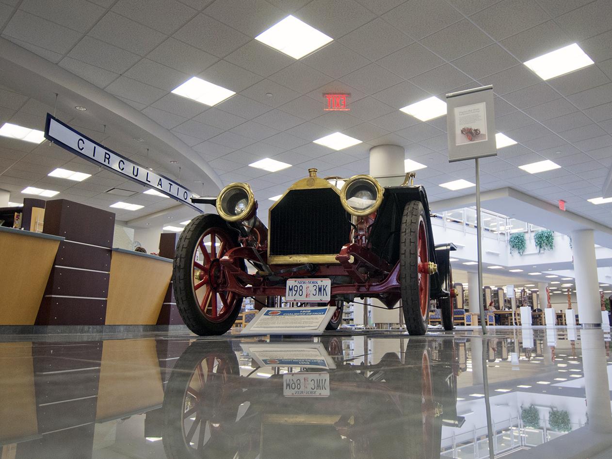 A 1909 Chalmers-Detroit roadster
