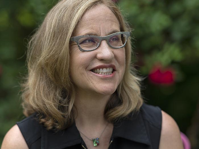 Cindy Simmons headshot