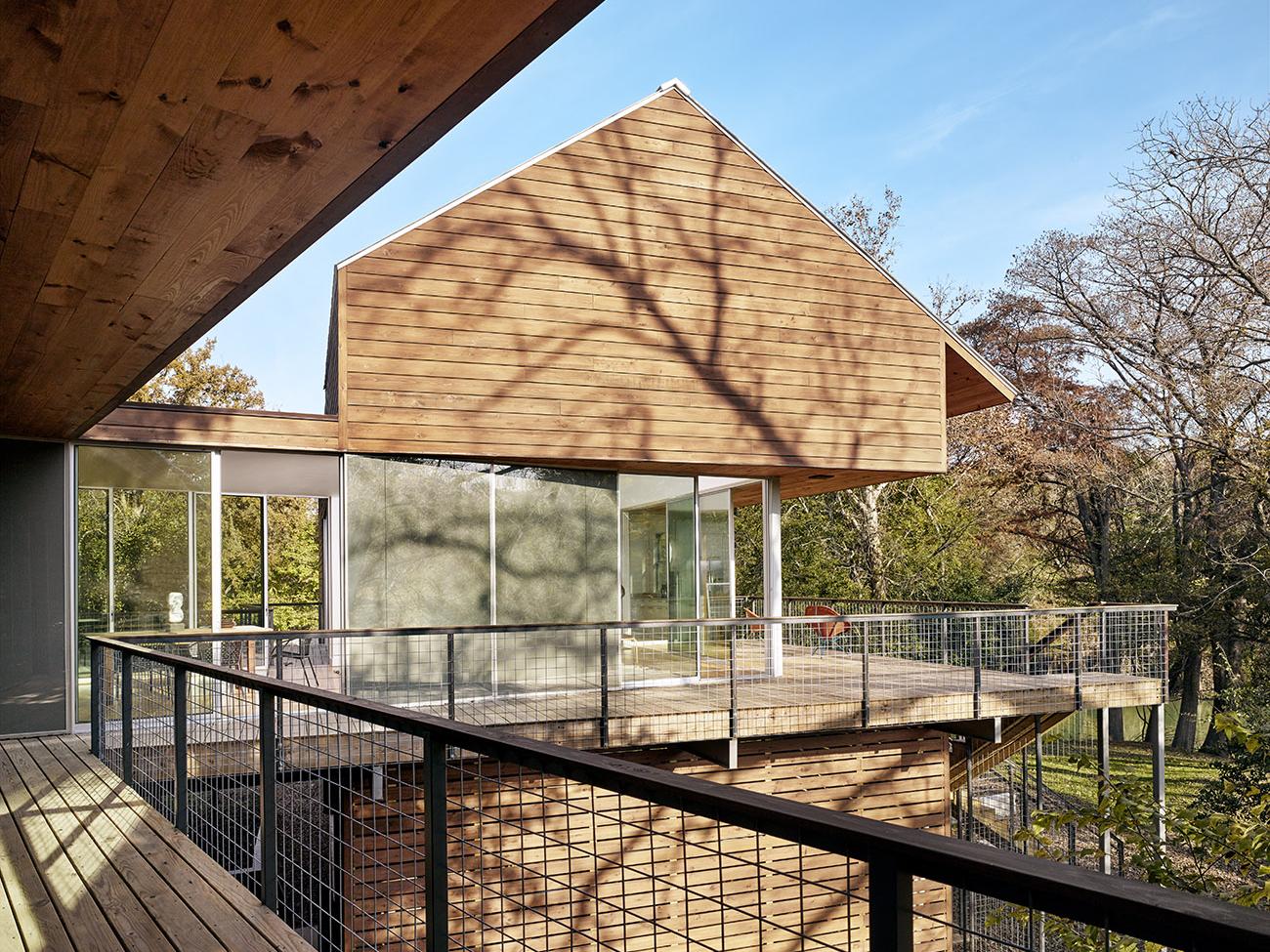 Guadalupe River House in New Braunfels, Texas, designed by Low Design Office