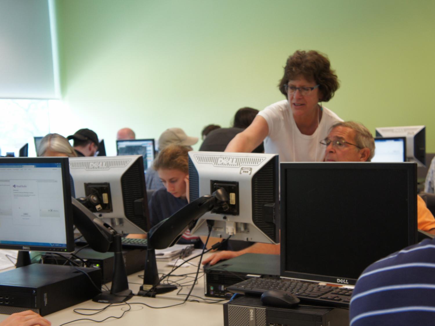 Penn State professor Susan Brantley demonstrates how to use a database that helps scientists track water quality 