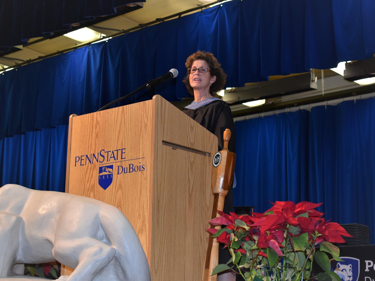 LuAnn Demi offered the commencment address. 