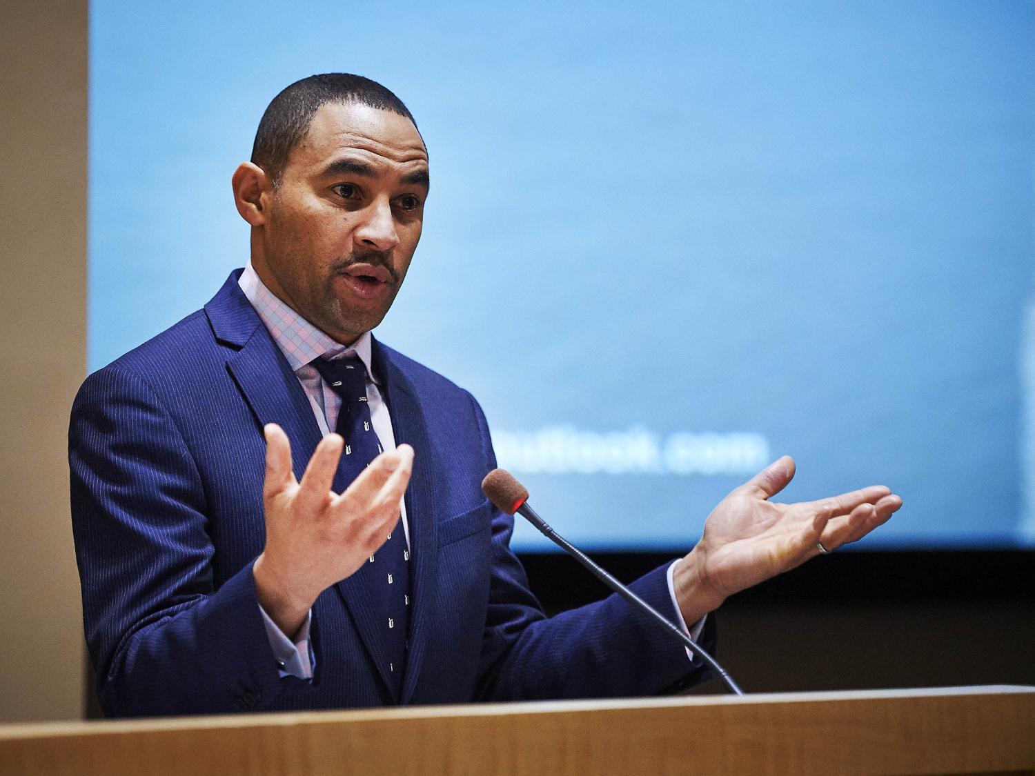 Scholar alumnus Marke Dickinson delivered the 2016 Mark Luchinsky Memorial Lecture
