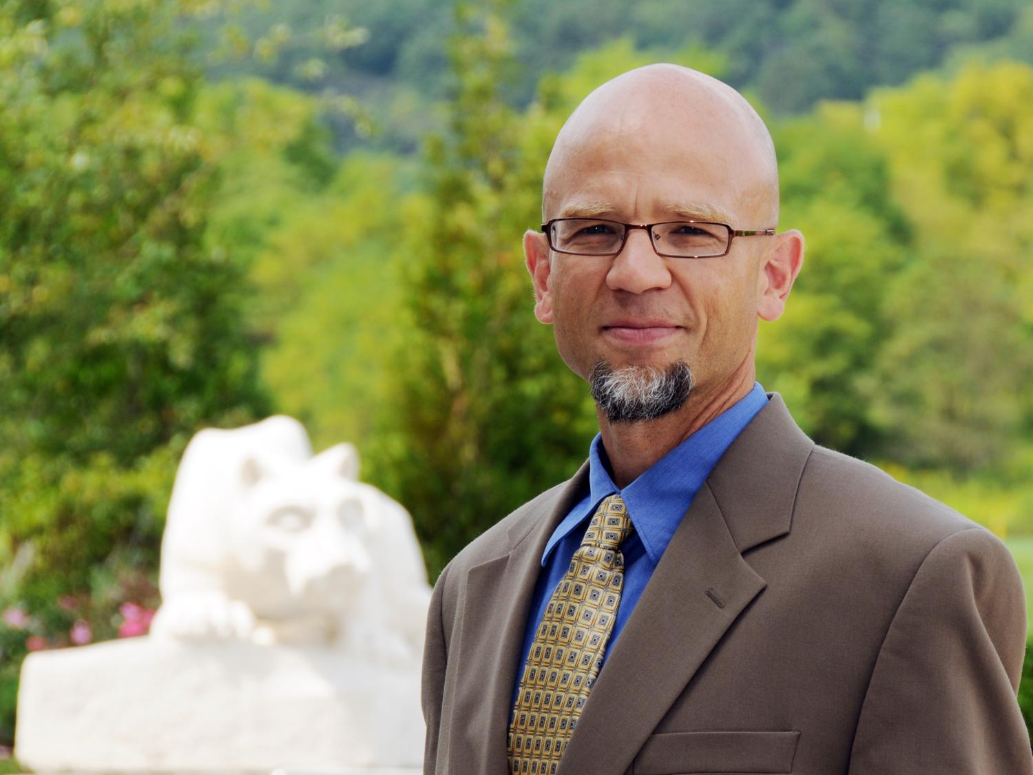 headshot of Douglas Hochstetler