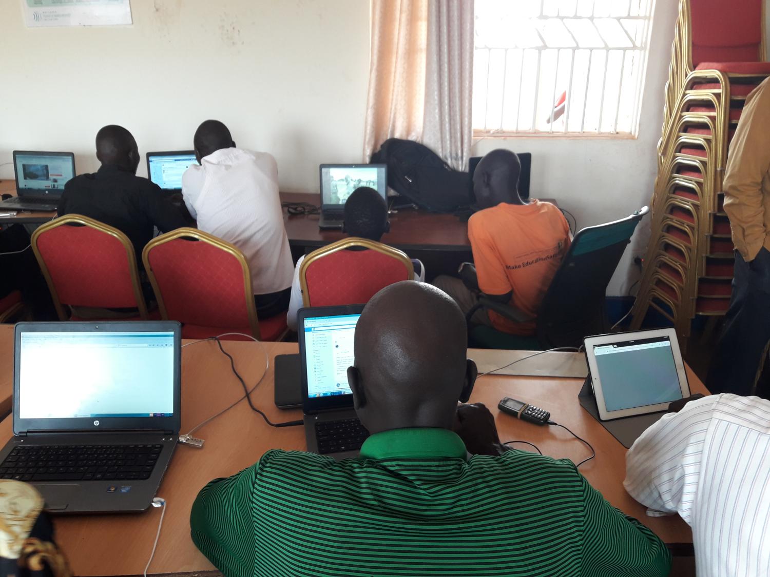 Refugees in Uganda use computers
