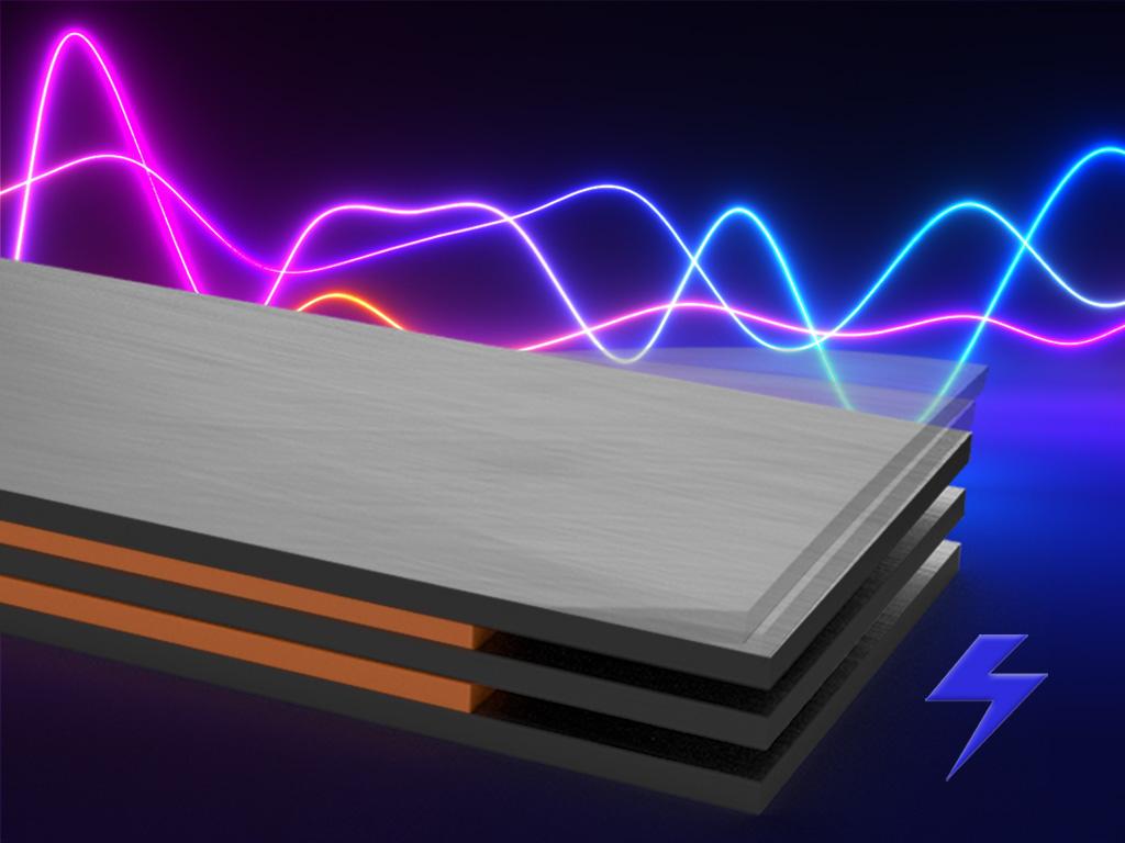 Image of piezoelectric material between metal plates