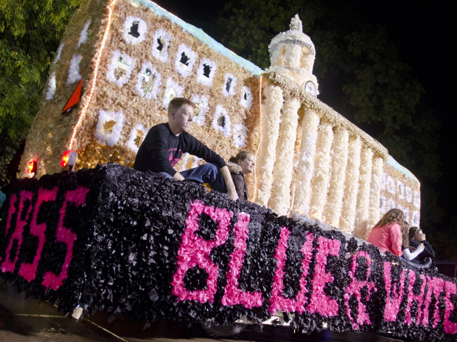 Penn State Blue & White Society's Homecoming float