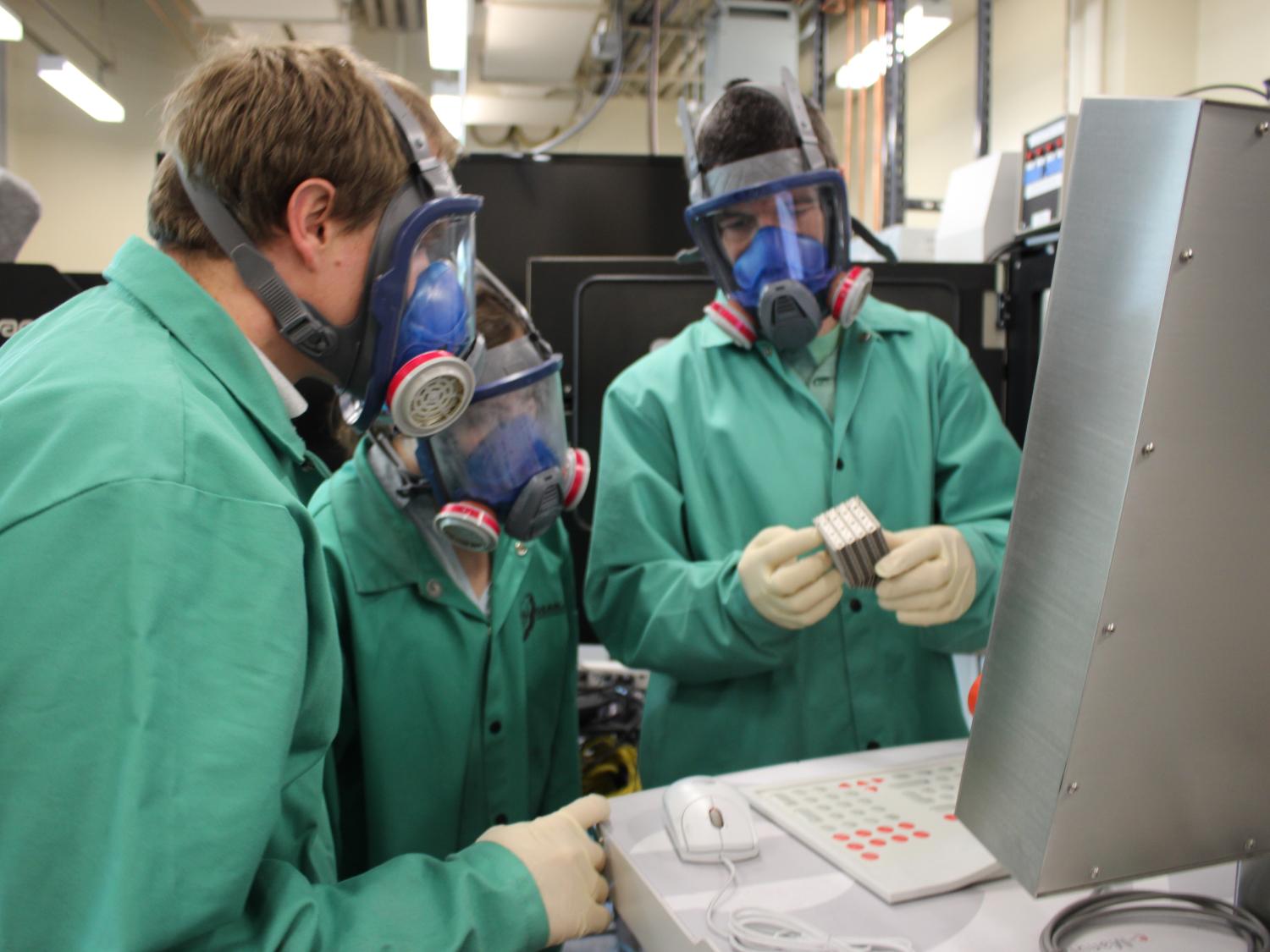 Students work in one of the University's additive manufacturing labs. 