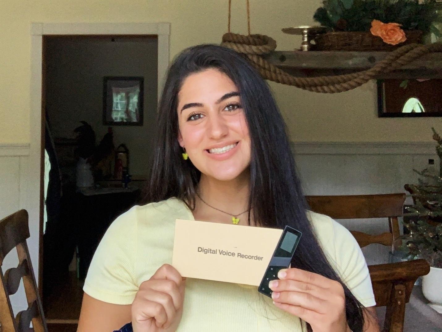female students named Isabella Hanna