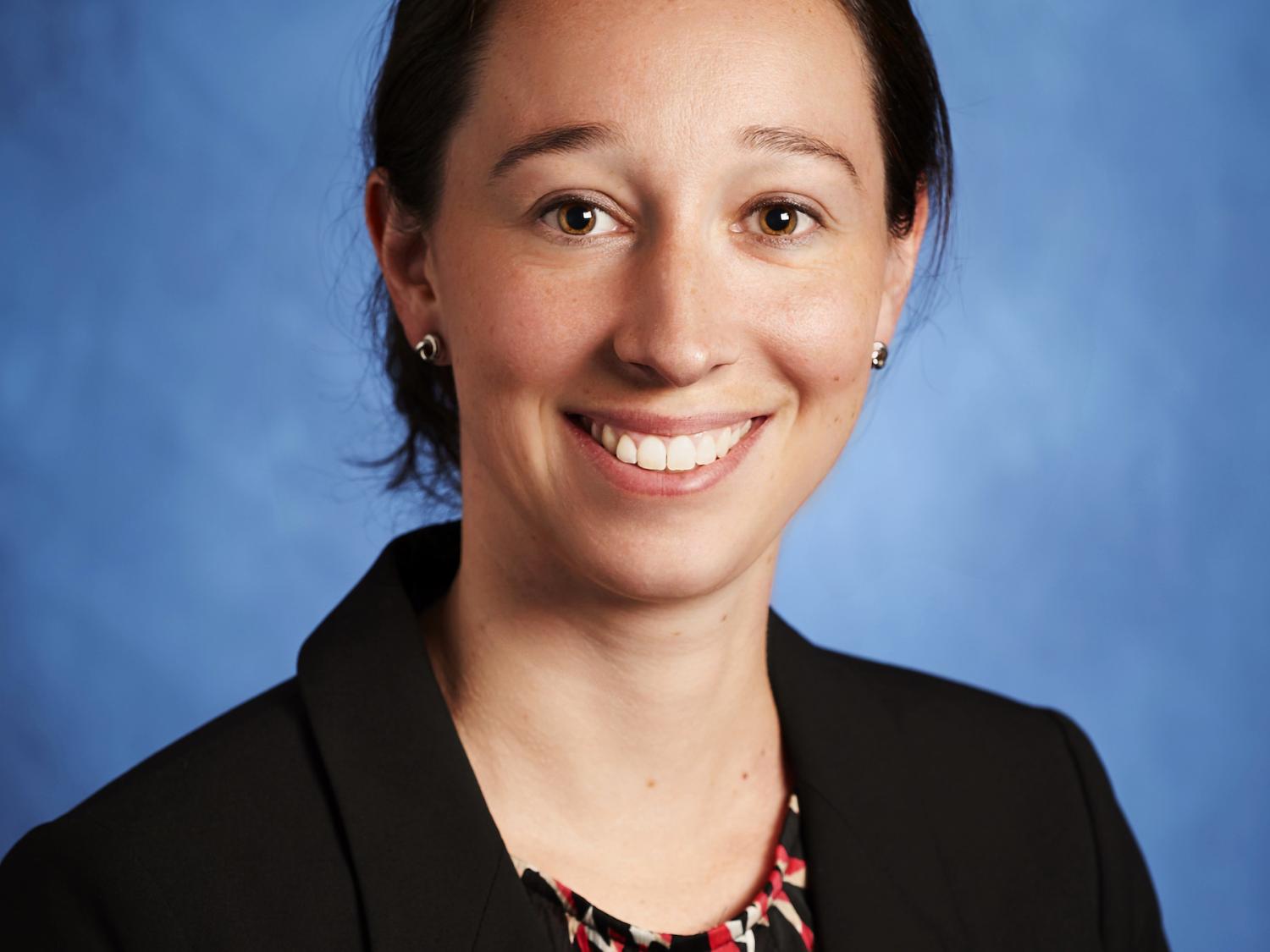 Maria Lewis headshot photo
