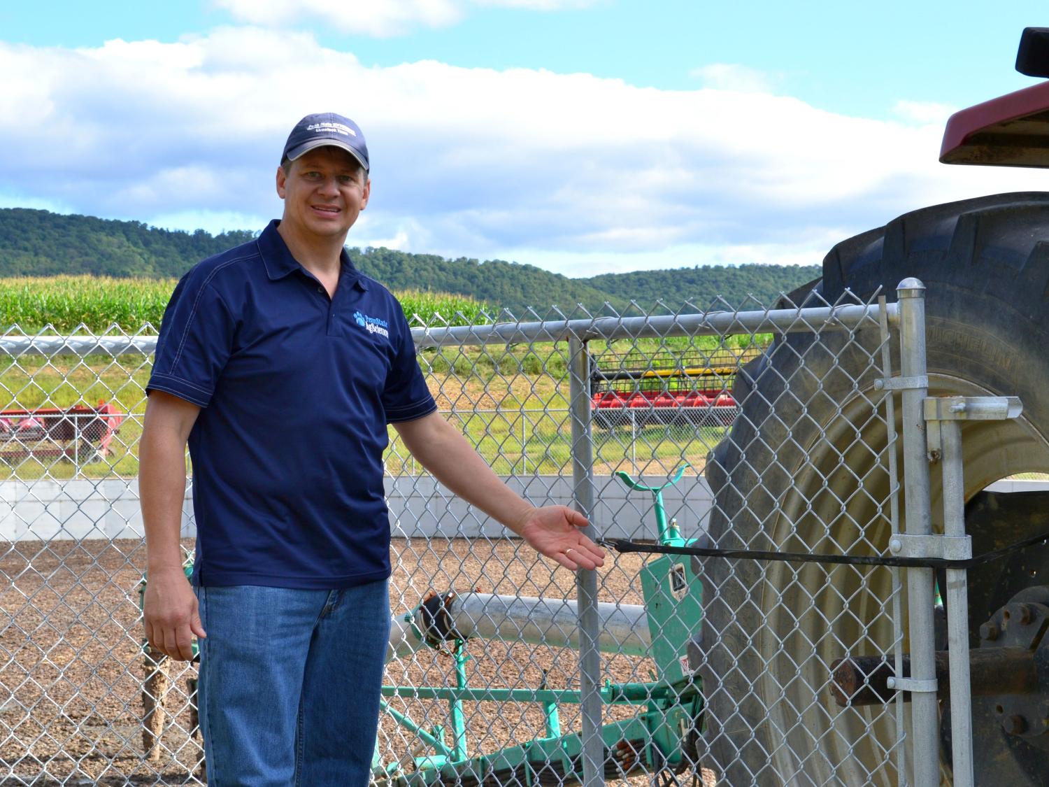 Manure pit fence - Robb Meinen
