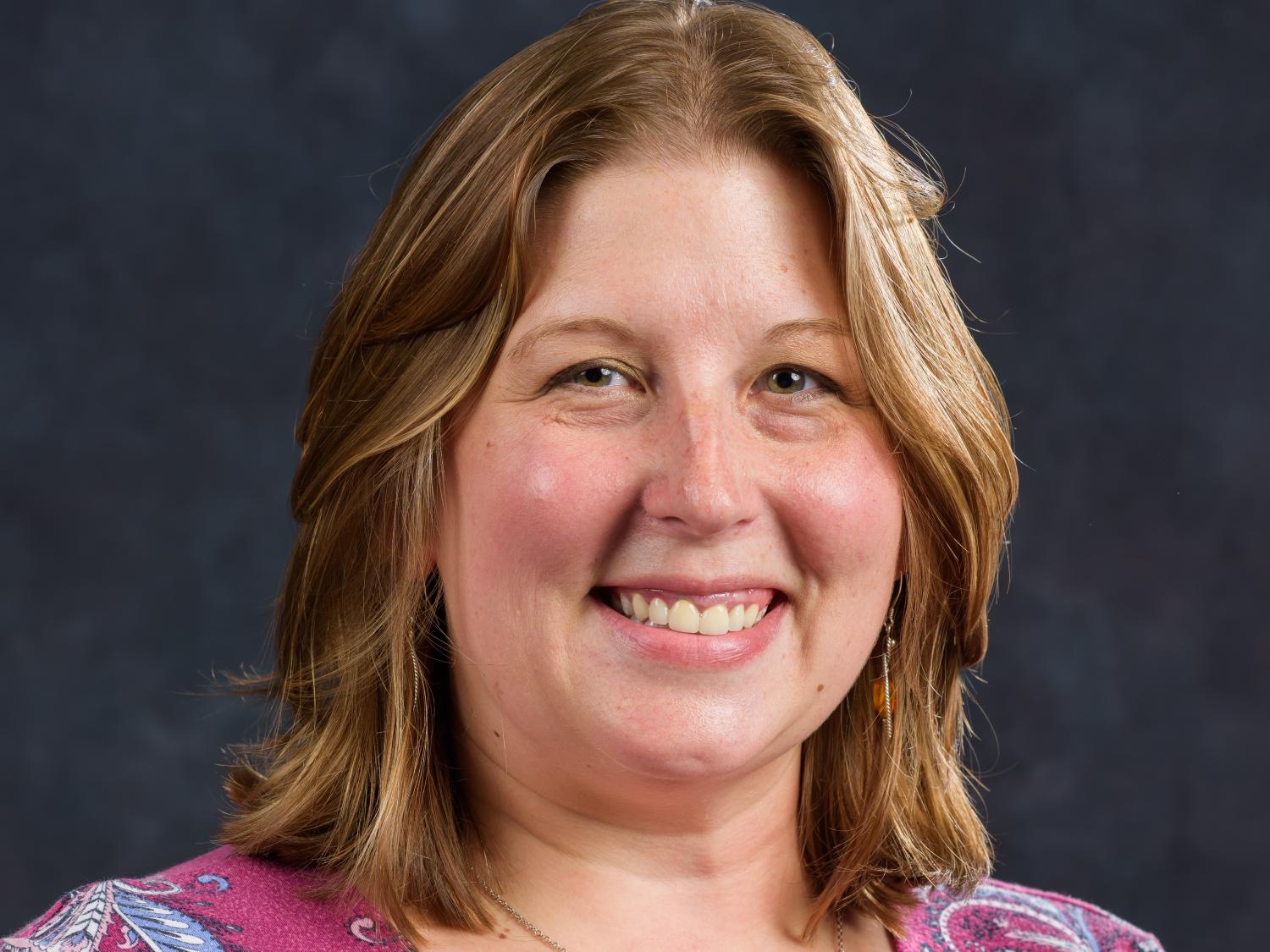 A portrait of Melanie Hetzel-Riggin, professor of psychology at Penn State Behrend