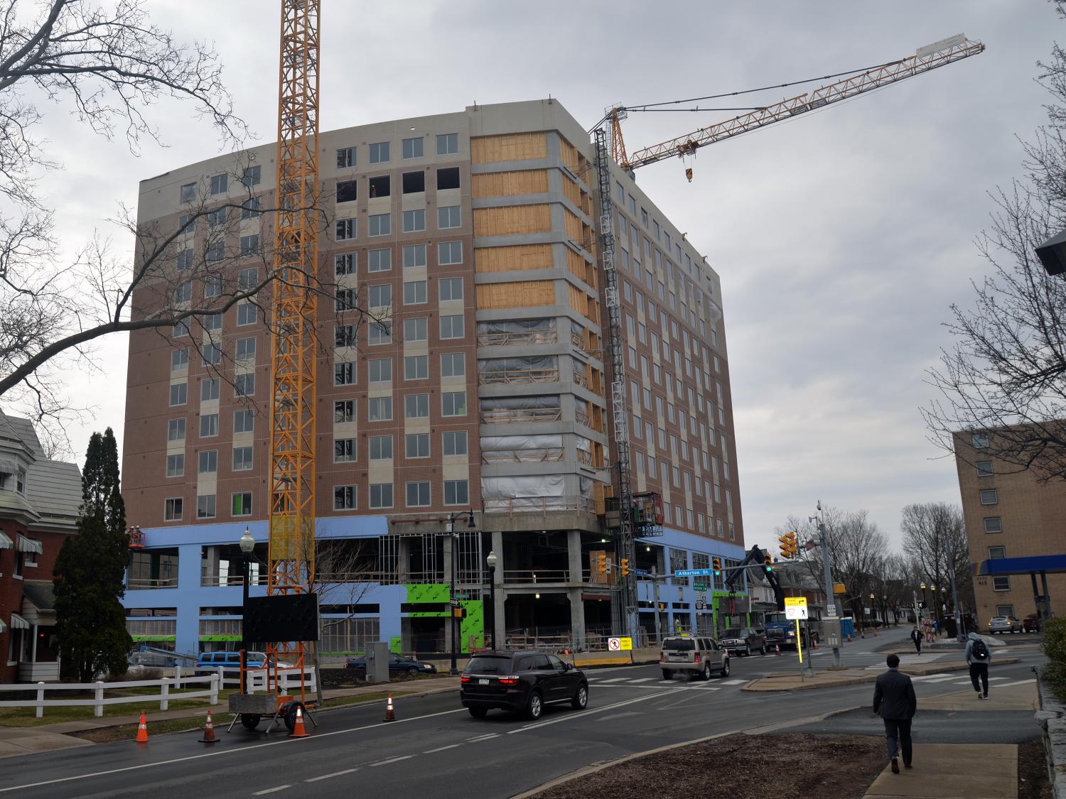 Photo of Metropolitan building under construction