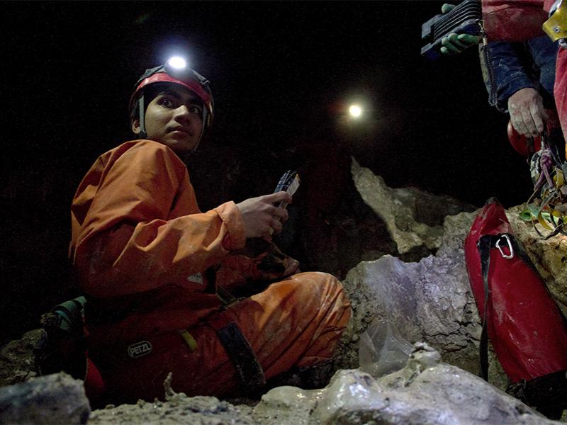 Muammar Mansor explores Frasassi Cave.