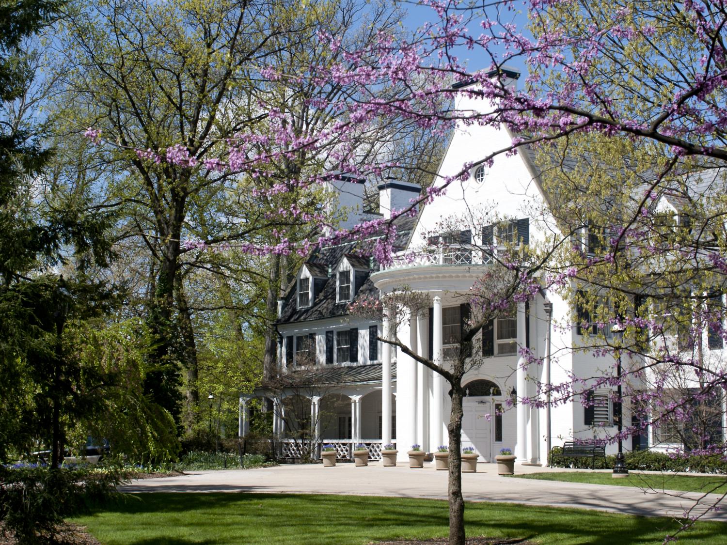 Rear entrance of Nittany Lion Inn