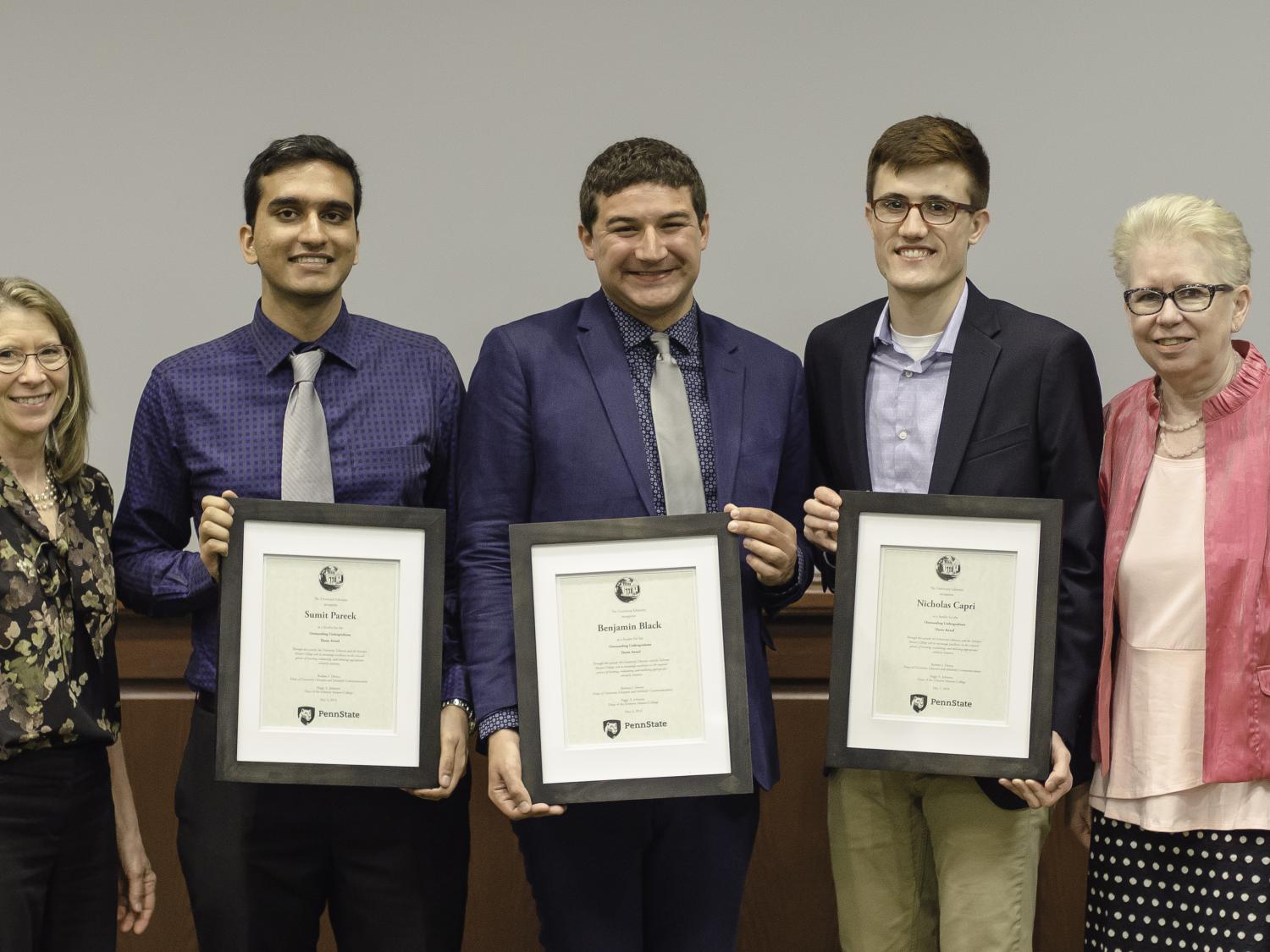 Outstanding Undergraduate Thesis Award ceremony photo 