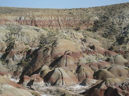 red, purple and orange rocks in Wyoming