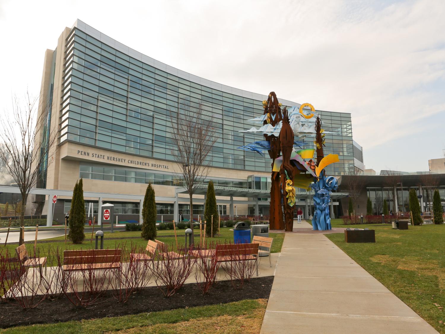 Image of full front of Penn State Hershey Children's Hospital