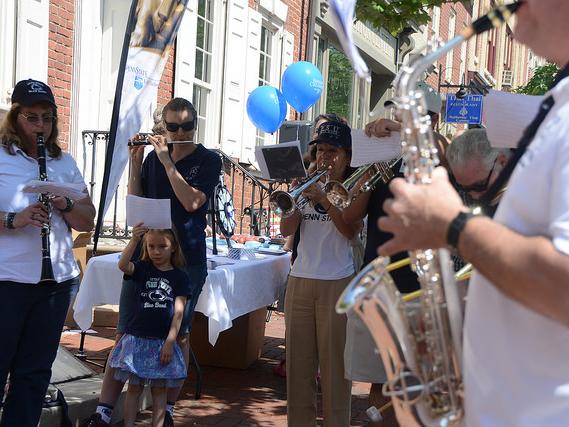 Blue band members