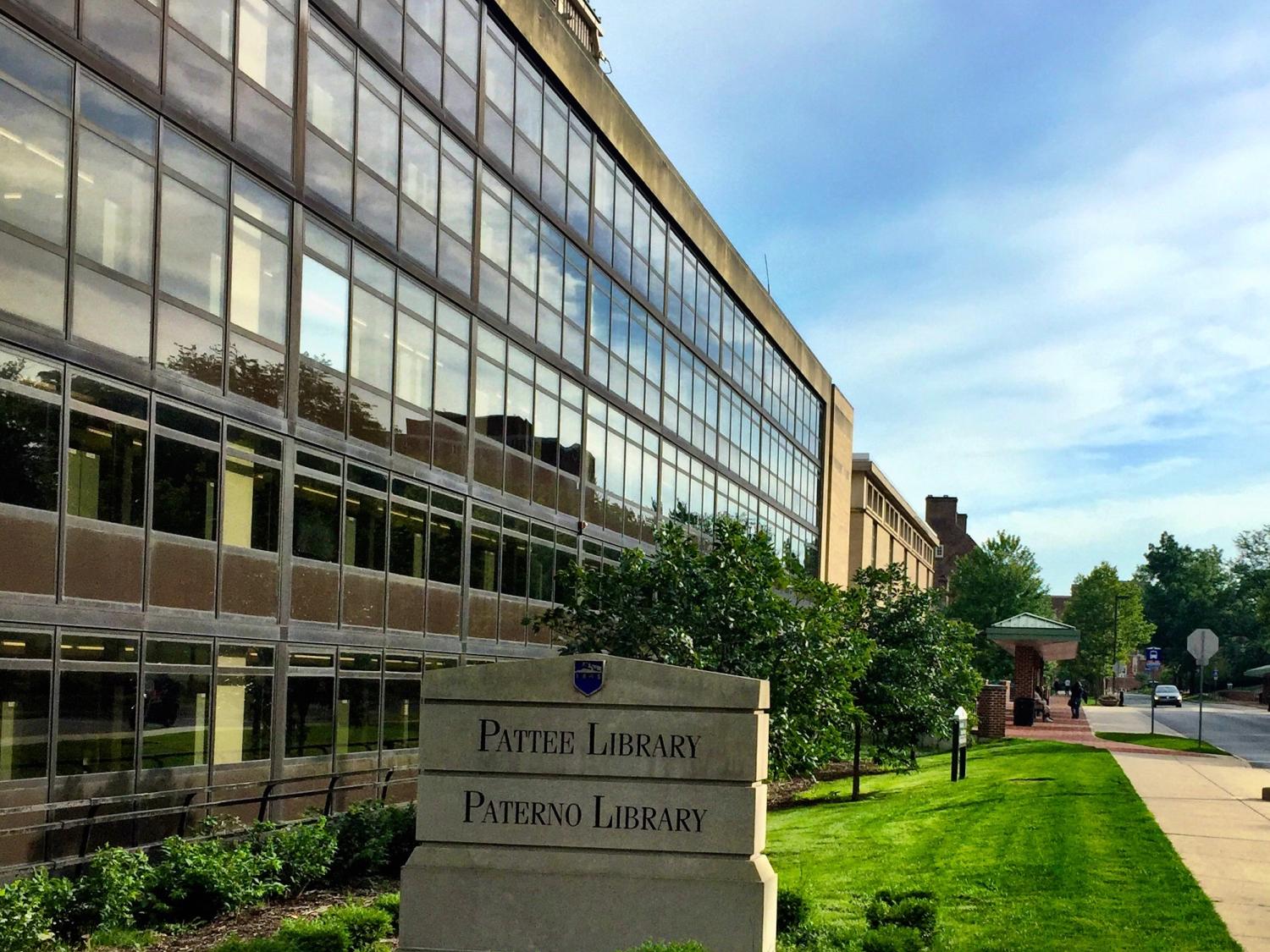 photo of Pattee Library and Paterno Library sign