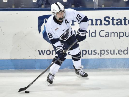 Laura Bowman Penn State women's hockey