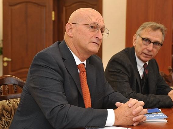 meeting with Ukrain officials