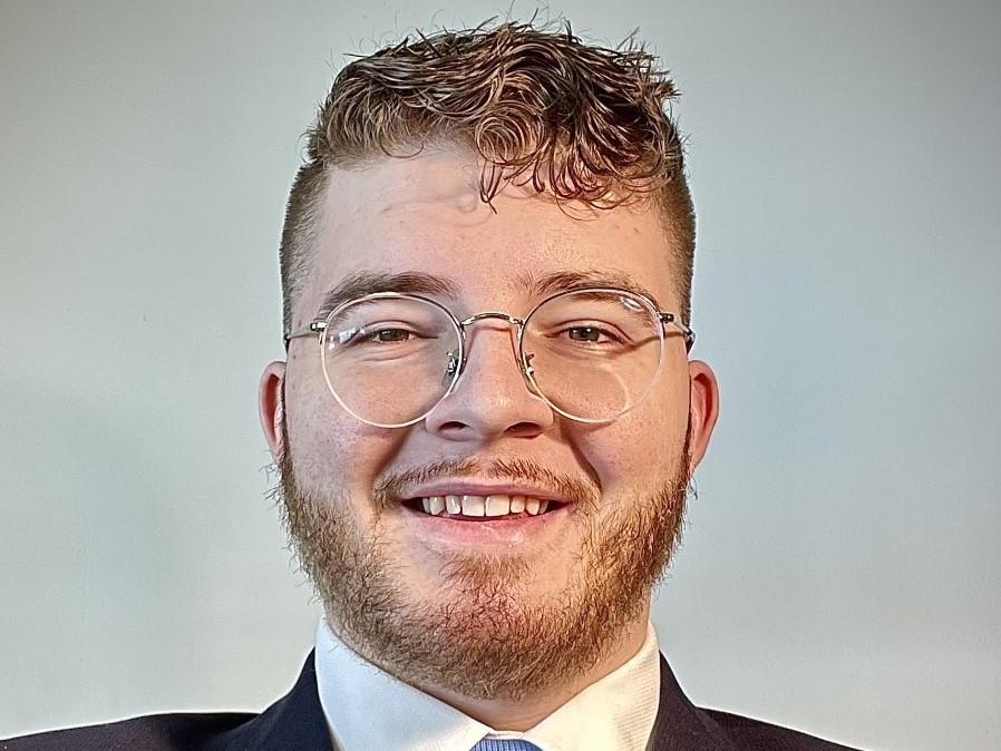 A portrait of Penn State Behrend student Simon Nero