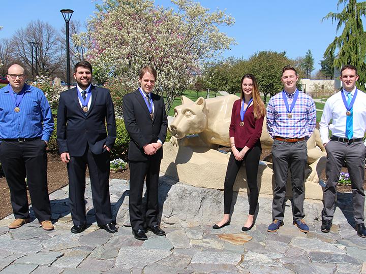 Schreyer Scholars in front of Lion Shrine 