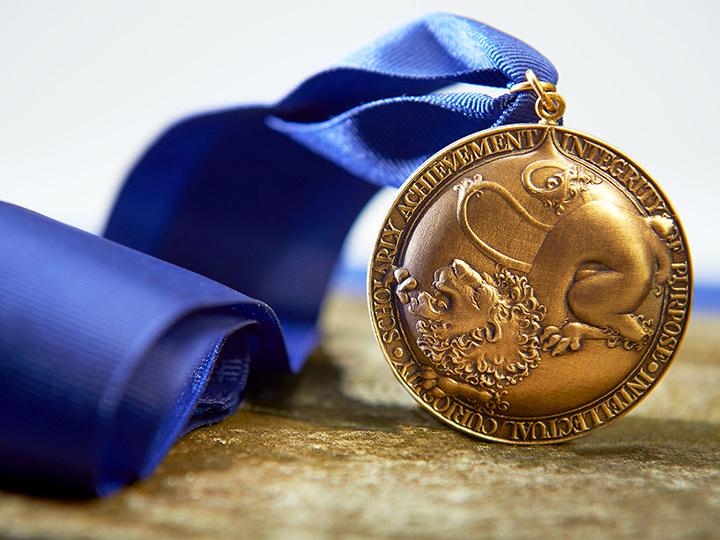Schreyers Scholars metal