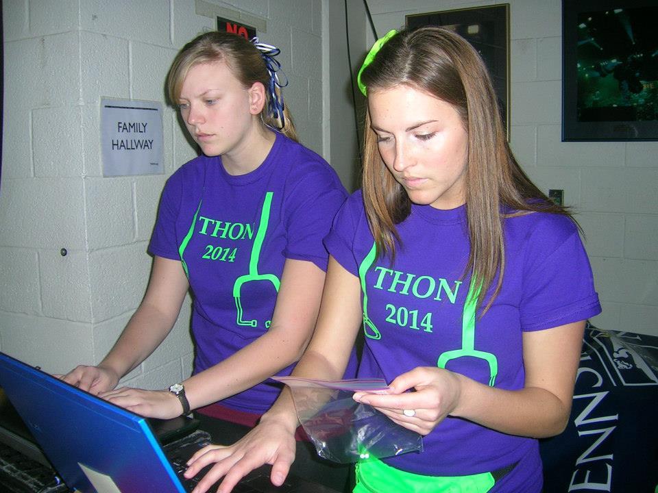 Nursing students administer meds at 2014 THON