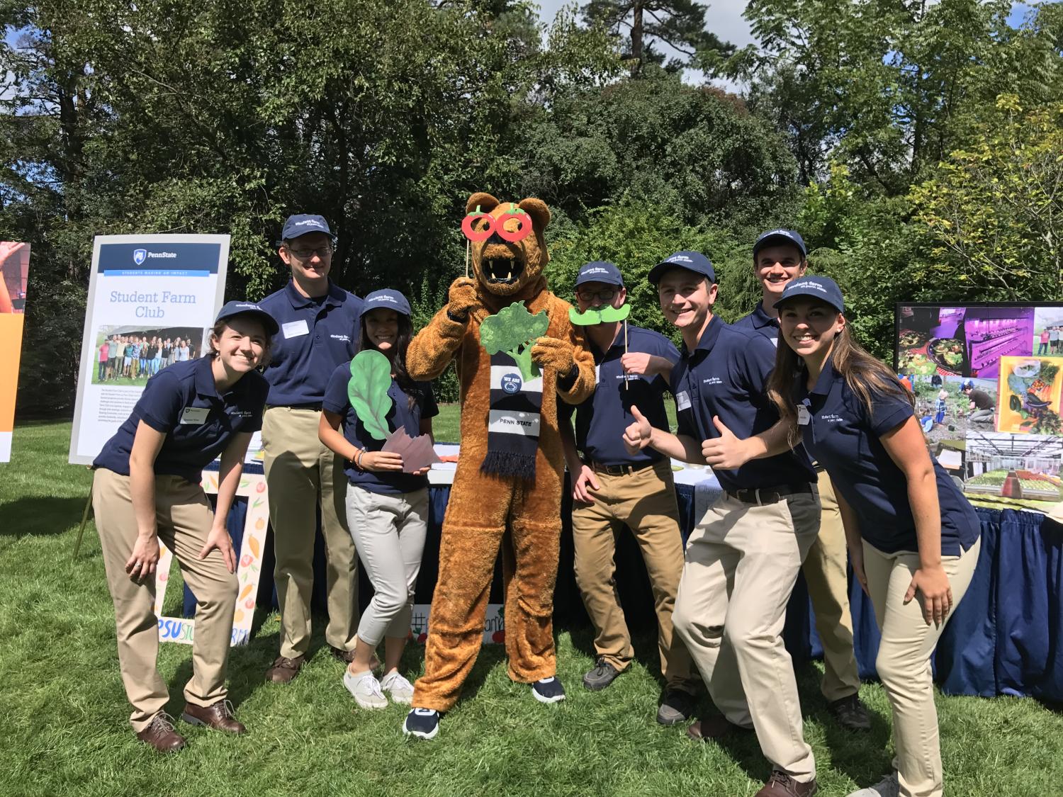 Students from Penn State's Student Farm Club gather at their 2017 Tailgate