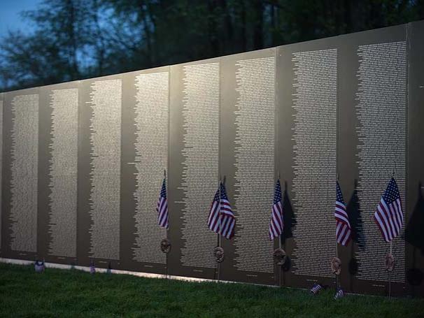 Vietnam memorial wall 