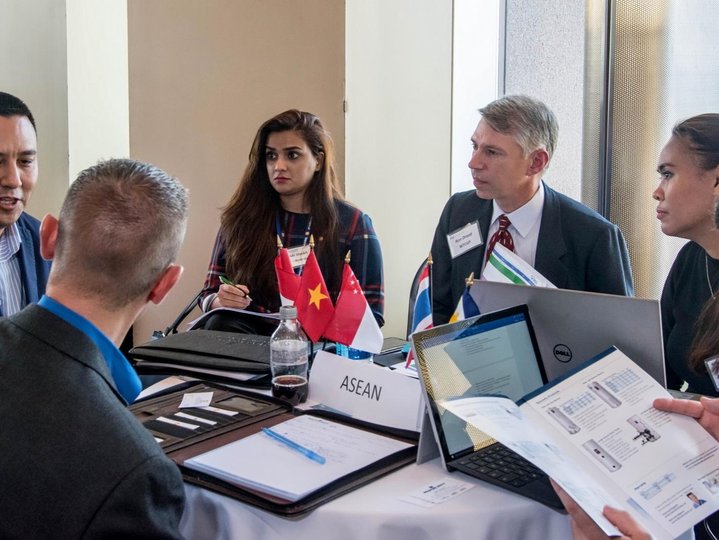 Photo of Pennsylvania companies meeting one-on-one with Authorized Trade Representatives