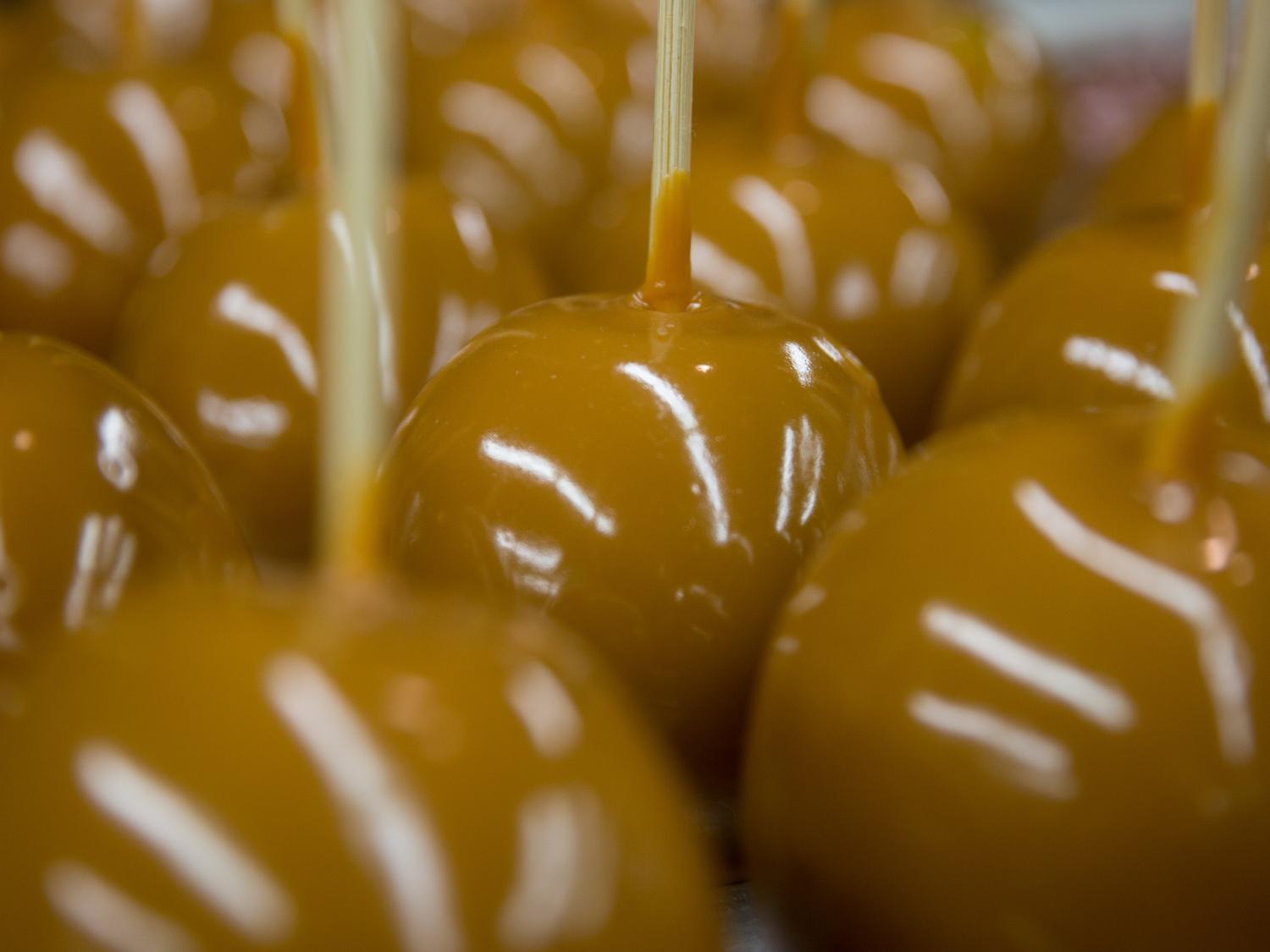 caramel apples