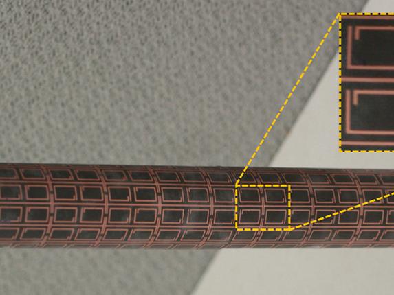 Antenna covered with patterned dielectric substrate