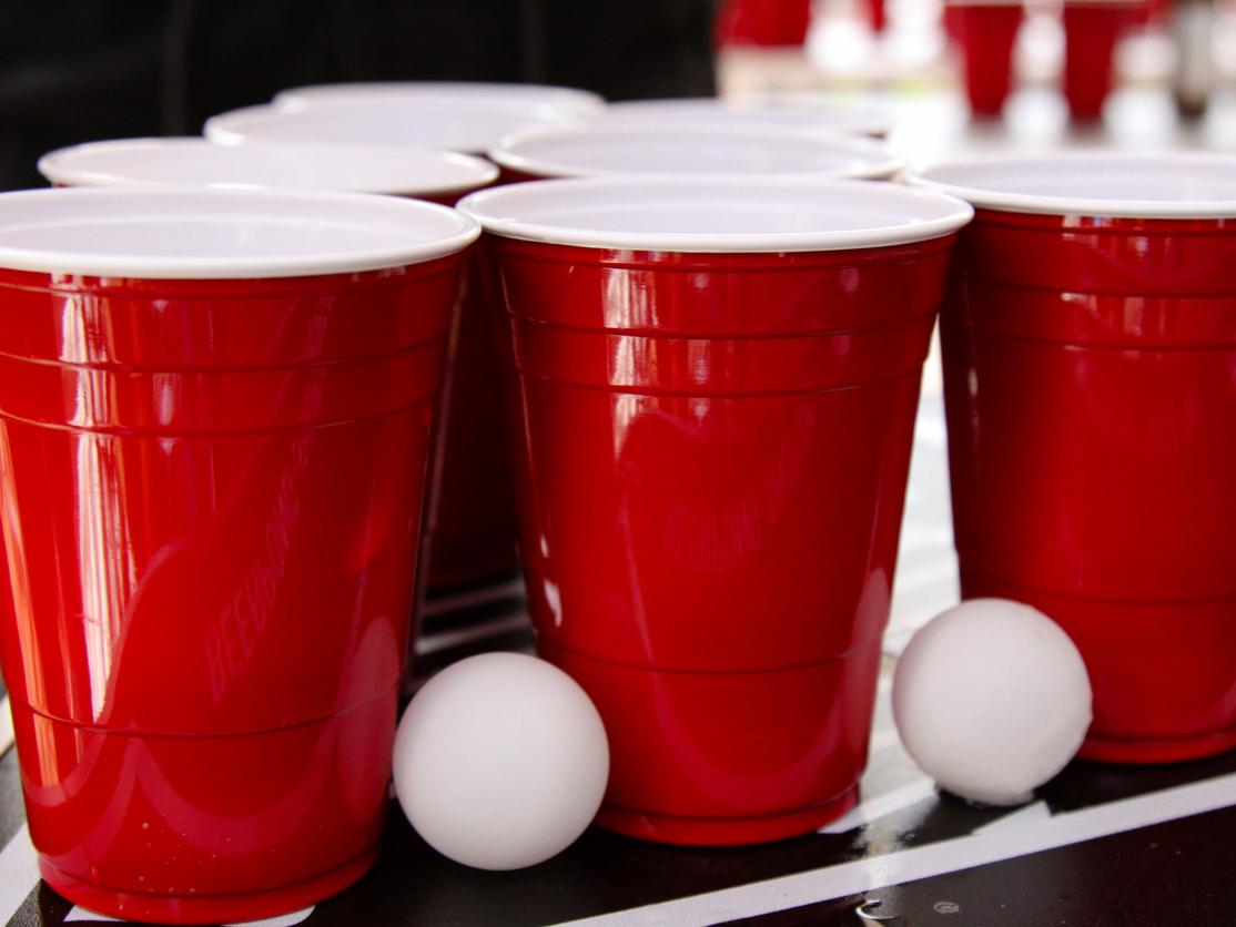 red cups beer pong