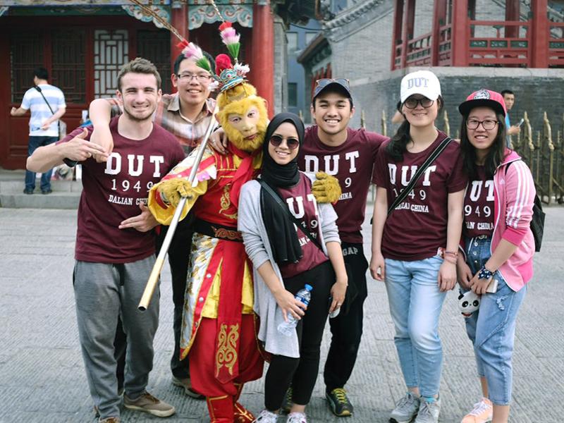 Students at Dalian University of Technoloyg