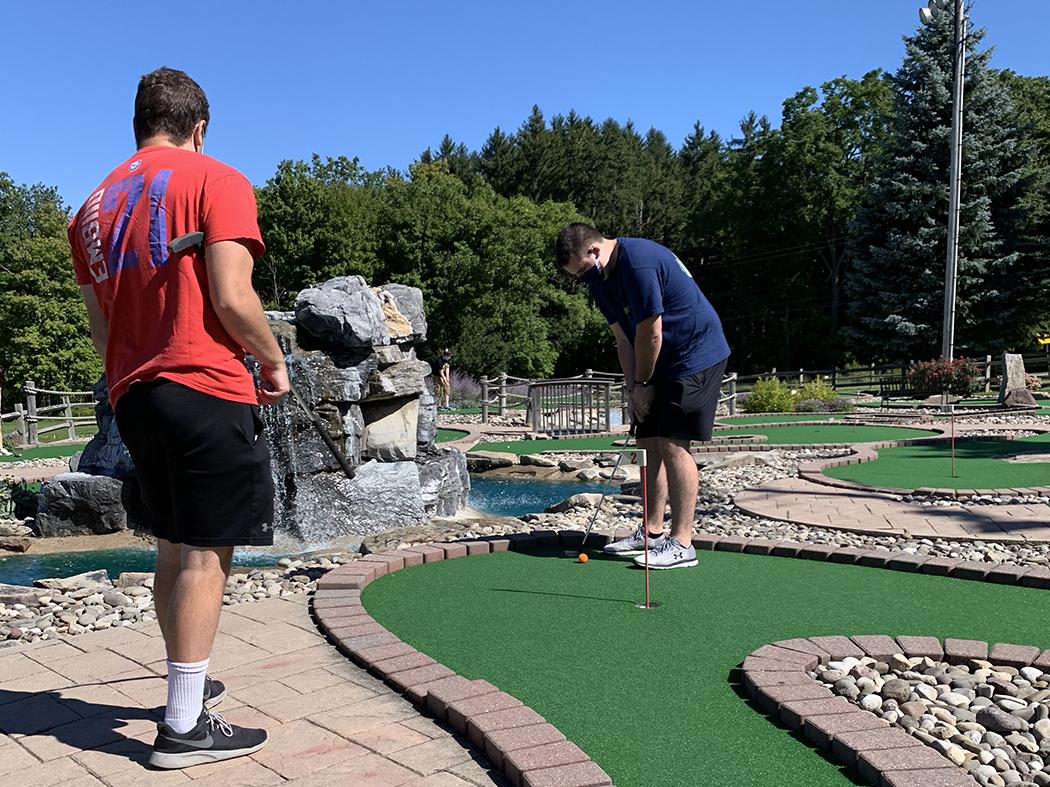 Mini golf overall