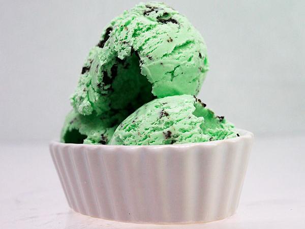 Mint ice cream in a bowl
