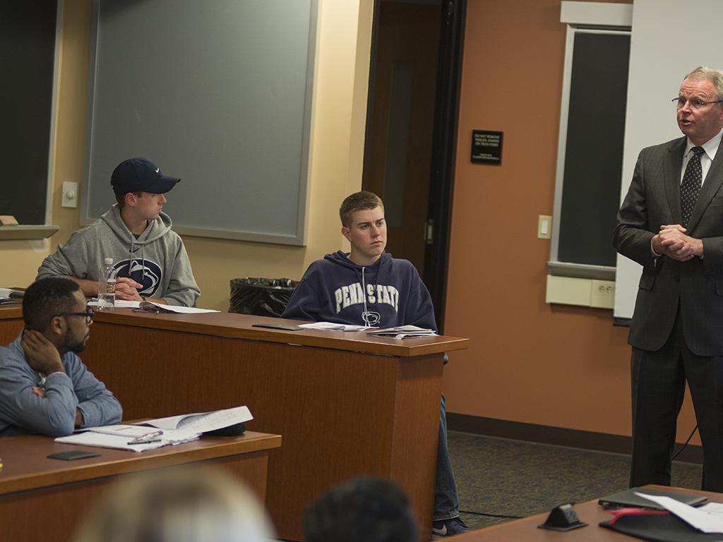 Eric Loop speaking to students