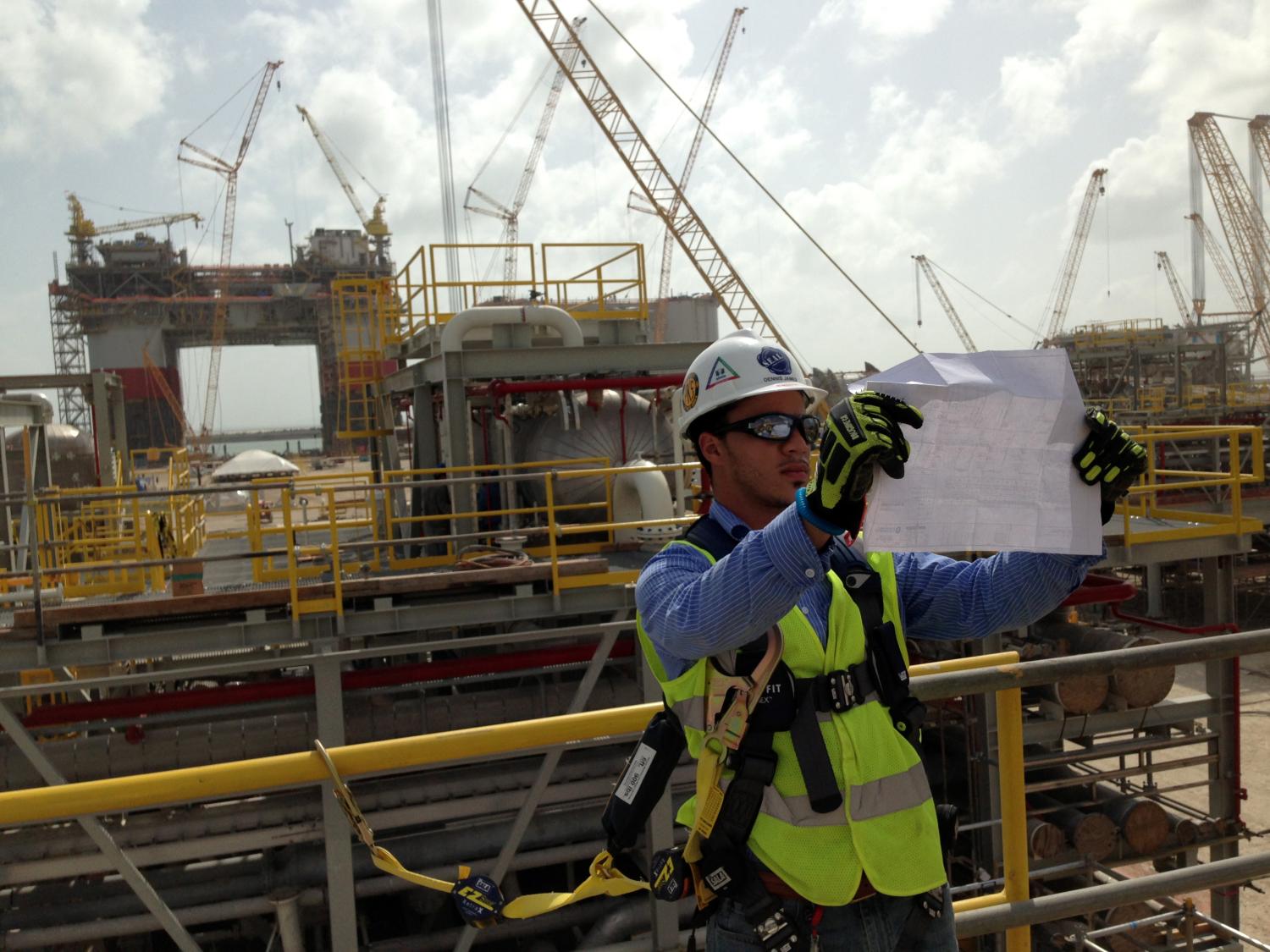 Civil engineering senior and Engineering Career Envoy Dennis James