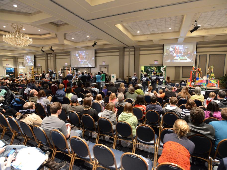 Rube contest wide shot