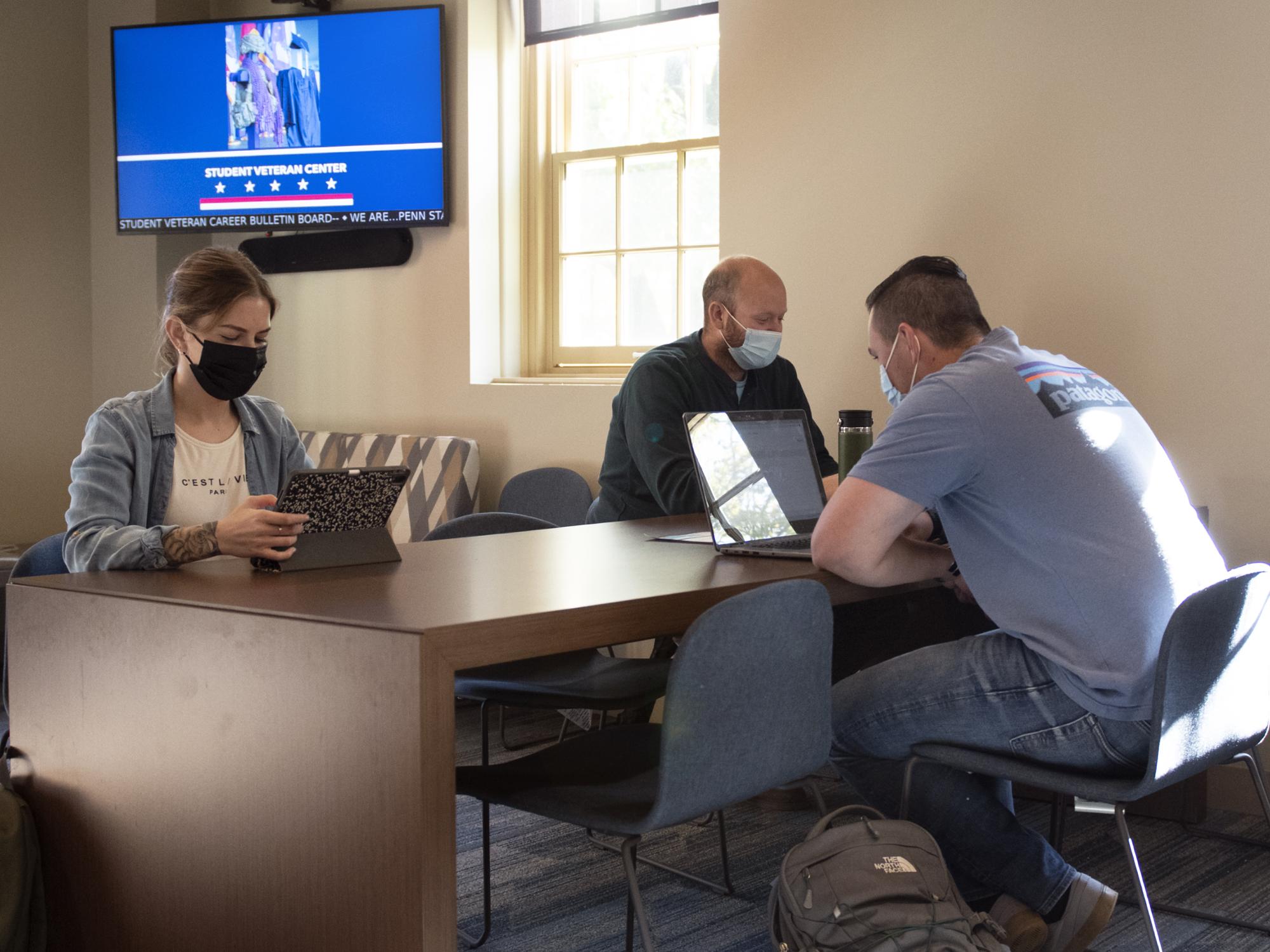 Veterans studying in PSUVO lounge