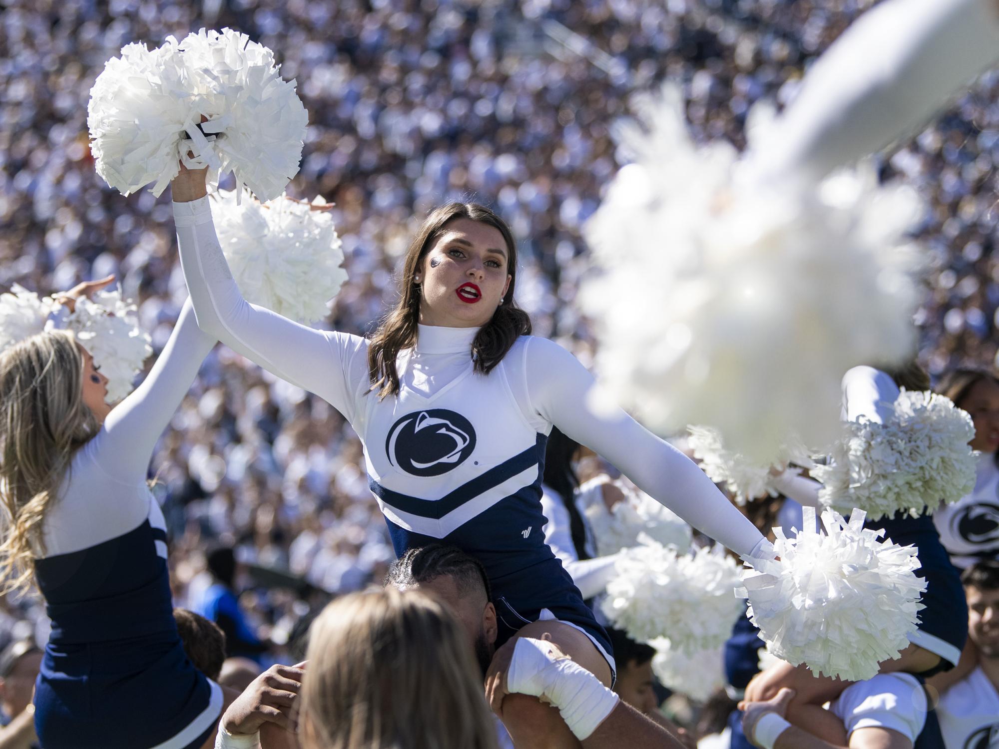 Cheerleaders dancing