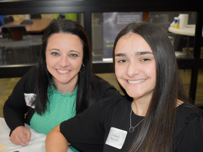 Freshmen honors scholar, Emma Suplizio with her mom, Billie Suplizio